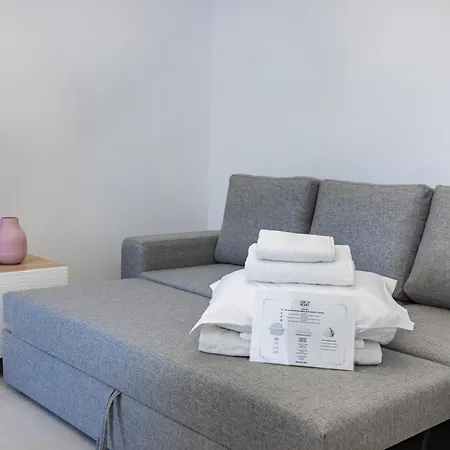 New By The Metro Iv Apartment Lisbon